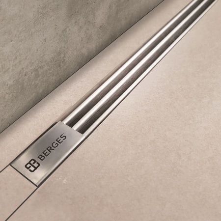 Желоб BERGES водосток SUPER Slim 700, хром глянец, S-сифон D50/105 H50 вертикальный