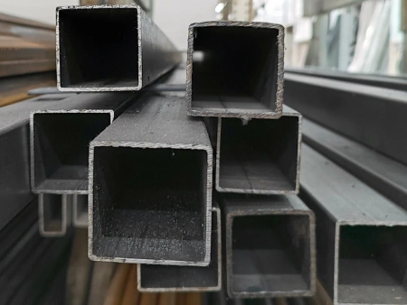 Труба профильная стальная 40х40х2 мм. Квадратная. Длина 6 м.-