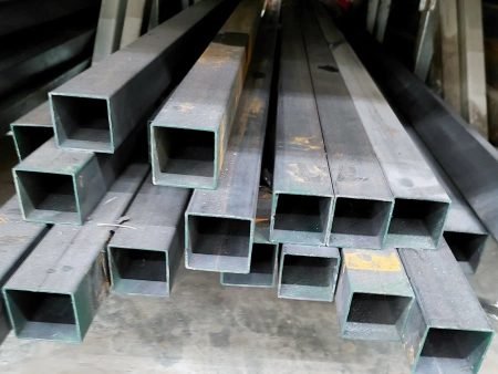 Труба профильная стальная 40х40х2 мм. Квадратная. Длина 6 м.-